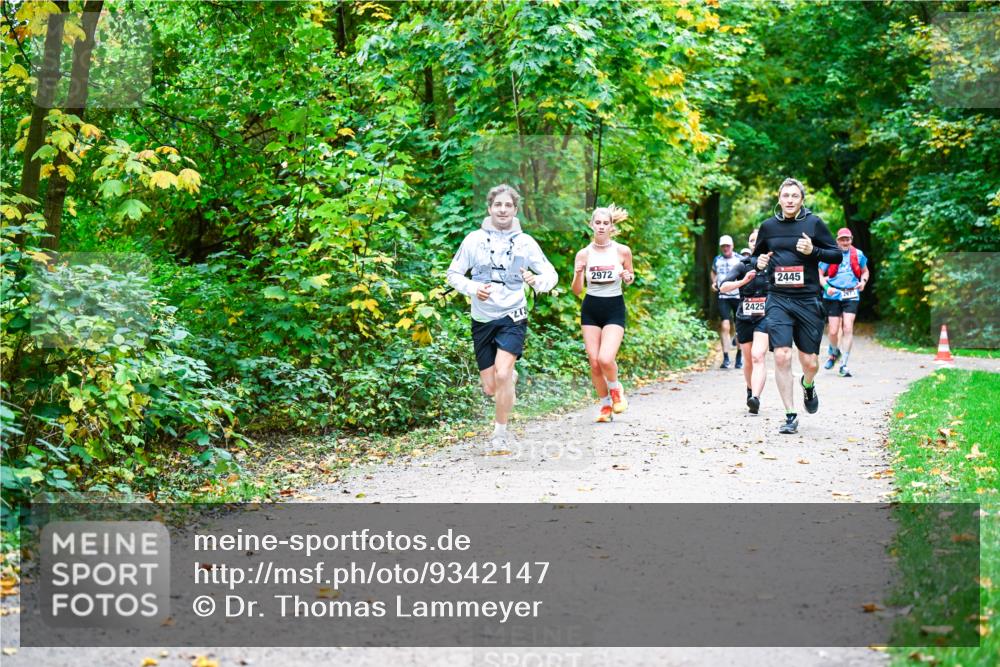 12.10.2025 - Bramfelder Halbmarathon 2025 Dr. Thomas Lammeyer http://msf.ph/oto/9342147 12.10.2025 09:54:08 Laufen 213, 2972, 2425, 2445 meine-sportfotos.de