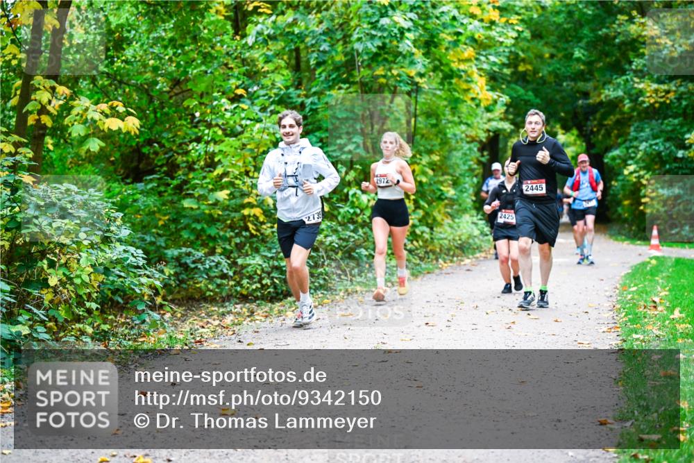 12.10.2025 - Bramfelder Halbmarathon 2025 Dr. Thomas Lammeyer http://msf.ph/oto/9342150 12.10.2025 09:54:09 Laufen 2735, 2972, 2425, 2445 meine-sportfotos.de