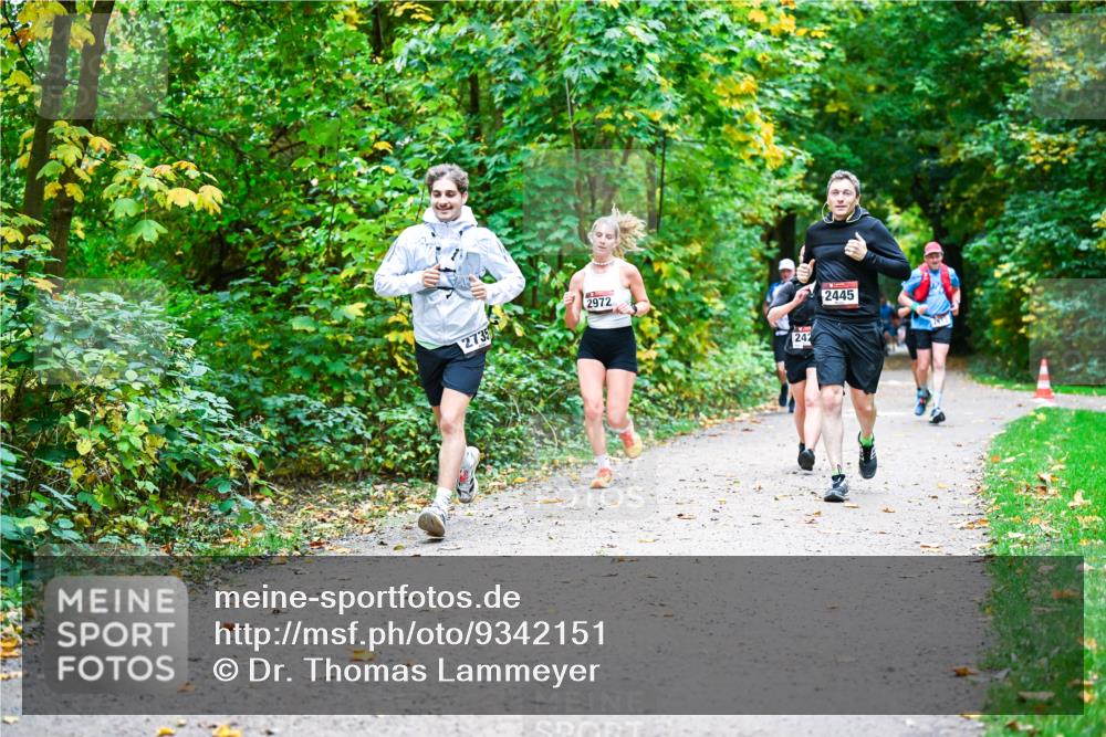 12.10.2025 - Bramfelder Halbmarathon 2025 Dr. Thomas Lammeyer http://msf.ph/oto/9342151 12.10.2025 09:54:09 Laufen 2735, 2972, 242, 2445 meine-sportfotos.de