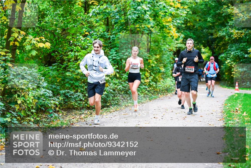 12.10.2025 - Bramfelder Halbmarathon 2025 Dr. Thomas Lammeyer http://msf.ph/oto/9342152 12.10.2025 09:54:09 Laufen 243, 2972, 2445 meine-sportfotos.de