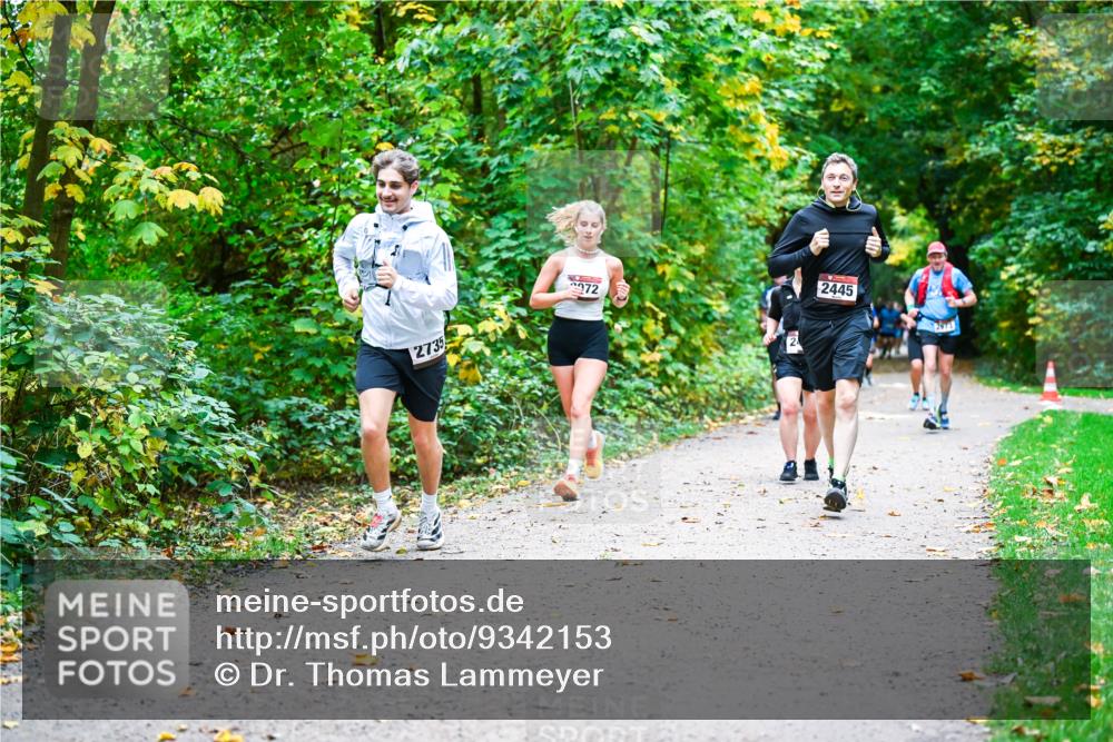 12.10.2025 - Bramfelder Halbmarathon 2025 Dr. Thomas Lammeyer http://msf.ph/oto/9342153 12.10.2025 09:54:09 Laufen 2735, 372, 2445 meine-sportfotos.de
