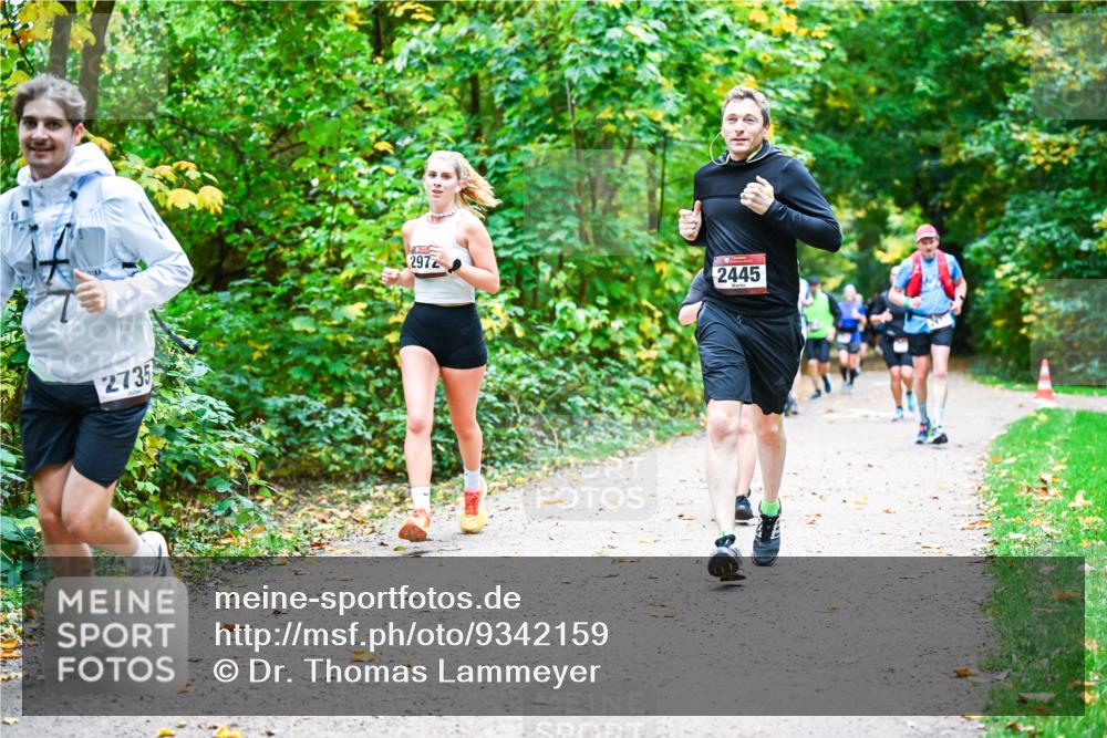 12.10.2025 - Bramfelder Halbmarathon 2025 Dr. Thomas Lammeyer http://msf.ph/oto/9342159 12.10.2025 09:54:10 Laufen 2735, 2972, 2445 meine-sportfotos.de