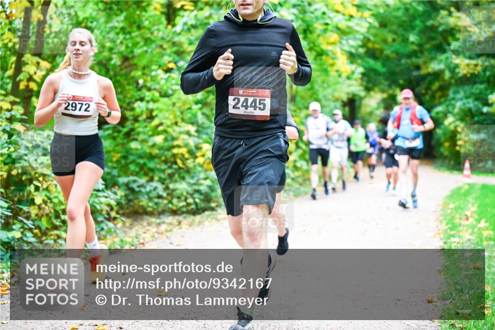 12.10.2025 - Bramfelder Halbmarathon 2025 Dr. Thomas Lammeyer http://msf.ph/oto/9342167 12.10.2025 09:54:11 Laufen 2972, 2445 meine-sportfotos.de