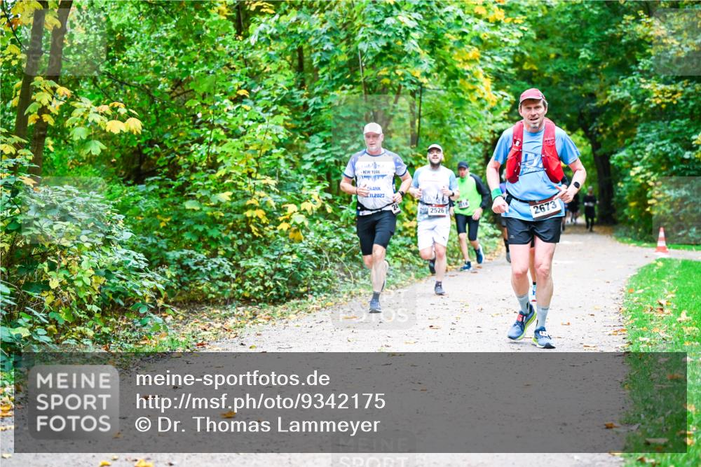 12.10.2025 - Bramfelder Halbmarathon 2025 Dr. Thomas Lammeyer http://msf.ph/oto/9342175 12.10.2025 09:54:13 Laufen 11, 2023, 24, 2526, 2673 meine-sportfotos.de