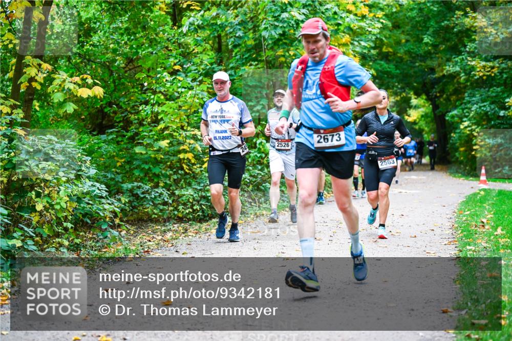 12.10.2025 - Bramfelder Halbmarathon 2025 Dr. Thomas Lammeyer http://msf.ph/oto/9342181 12.10.2025 09:54:14 Laufen 05, 11, 2023, 24, 2526, 2673, 2563 meine-sportfotos.de