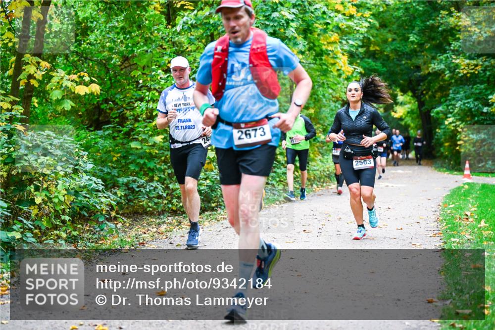 12.10.2025 - Bramfelder Halbmarathon 2025 Dr. Thomas Lammeyer http://msf.ph/oto/9342184 12.10.2025 09:54:15 Laufen 05, 11, 2023, 245, 2673, 2563 meine-sportfotos.de