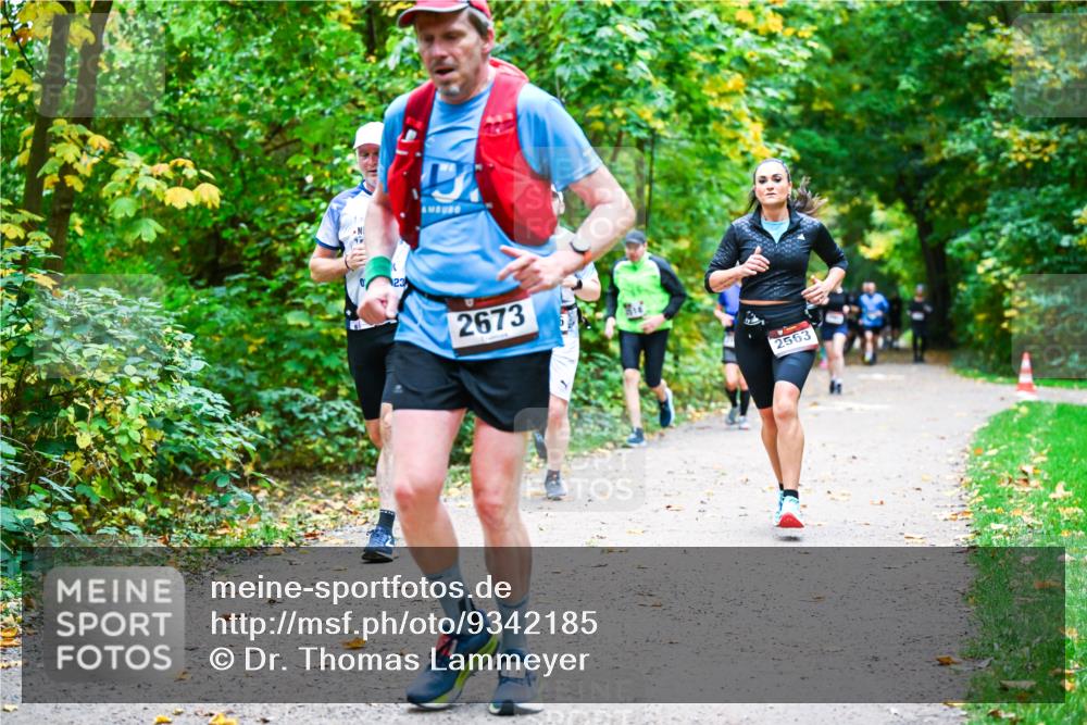 12.10.2025 - Bramfelder Halbmarathon 2025 Dr. Thomas Lammeyer http://msf.ph/oto/9342185 12.10.2025 09:54:15 Laufen 23, 2673, 2563 meine-sportfotos.de