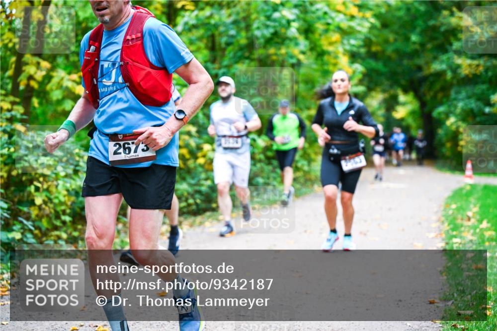 12.10.2025 - Bramfelder Halbmarathon 2025 Dr. Thomas Lammeyer http://msf.ph/oto/9342187 12.10.2025 09:54:15 Laufen 2673 meine-sportfotos.de