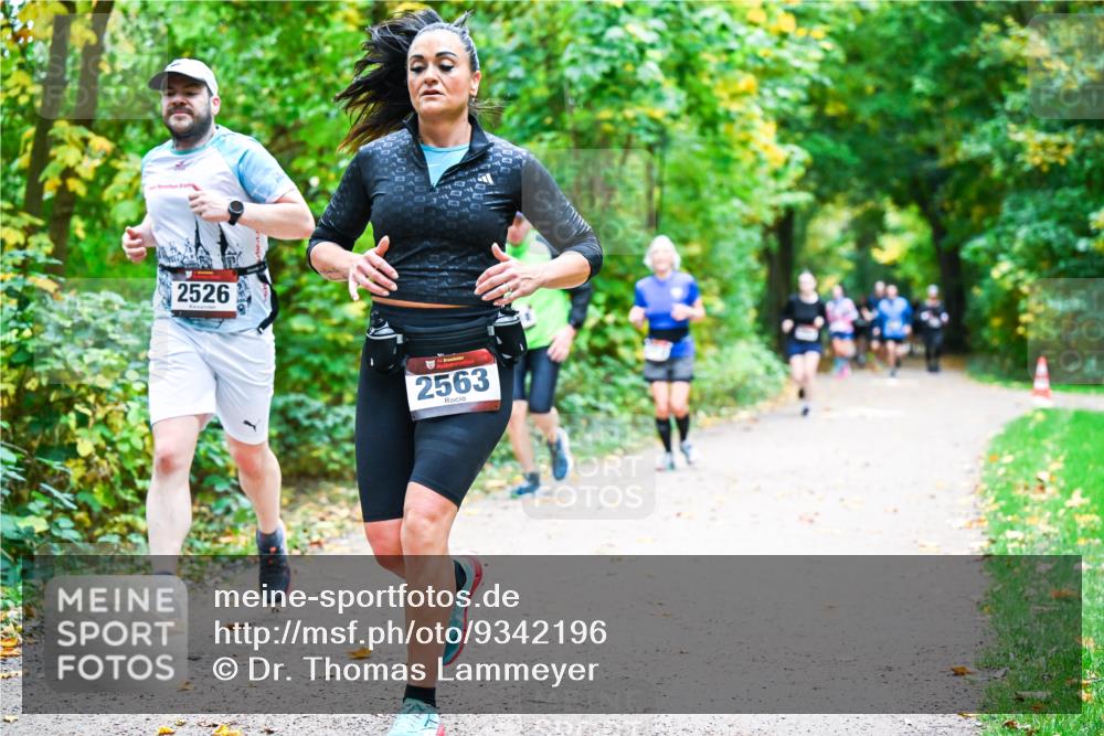 12.10.2025 - Bramfelder Halbmarathon 2025 Dr. Thomas Lammeyer http://msf.ph/oto/9342196 12.10.2025 09:54:16 Laufen 2526, 2563 meine-sportfotos.de
