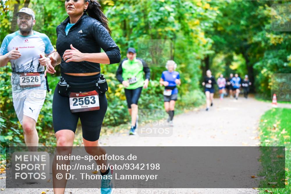 12.10.2025 - Bramfelder Halbmarathon 2025 Dr. Thomas Lammeyer http://msf.ph/oto/9342198 12.10.2025 09:54:17 Laufen 17, 2526, 34, 2563 meine-sportfotos.de