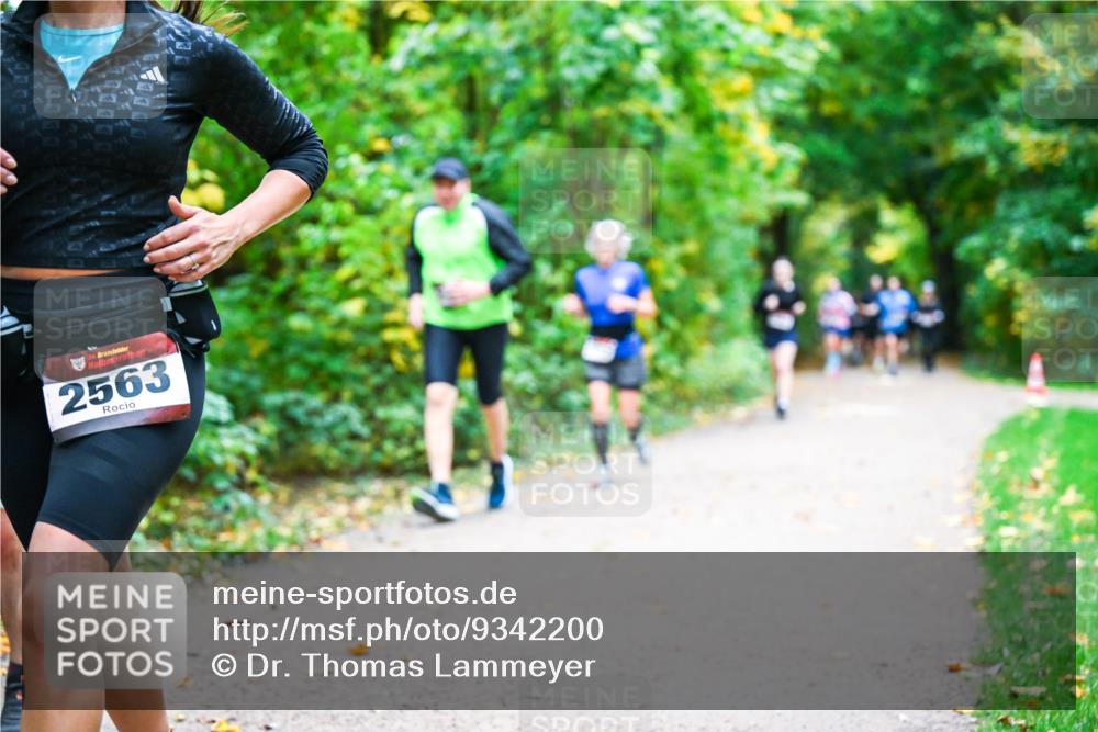 12.10.2025 - Bramfelder Halbmarathon 2025 Dr. Thomas Lammeyer http://msf.ph/oto/9342200 12.10.2025 09:54:17 Laufen 34, 2563 meine-sportfotos.de