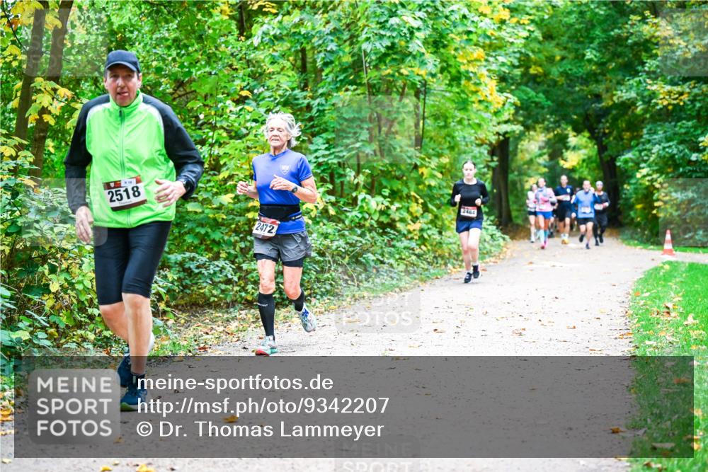 12.10.2025 - Bramfelder Halbmarathon 2025 Dr. Thomas Lammeyer http://msf.ph/oto/9342207 12.10.2025 09:54:18 Laufen 2518, 2472, 2484 meine-sportfotos.de