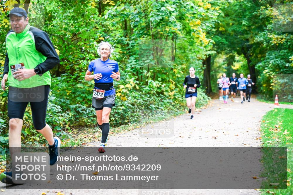 12.10.2025 - Bramfelder Halbmarathon 2025 Dr. Thomas Lammeyer http://msf.ph/oto/9342209 12.10.2025 09:54:19 Laufen 2472, 2484 meine-sportfotos.de