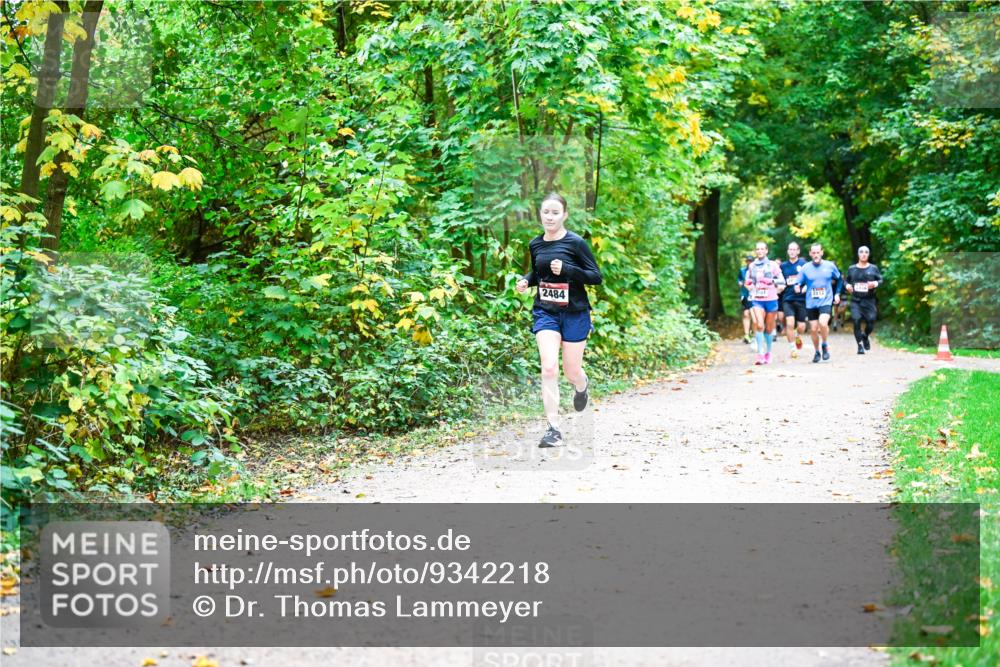 12.10.2025 - Bramfelder Halbmarathon 2025 Dr. Thomas Lammeyer http://msf.ph/oto/9342218 12.10.2025 09:54:20 Laufen 2484 meine-sportfotos.de