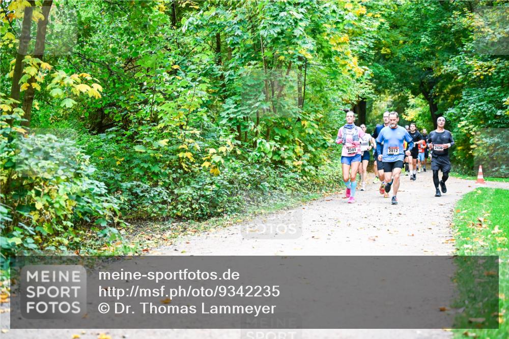 12.10.2025 - Bramfelder Halbmarathon 2025 Dr. Thomas Lammeyer http://msf.ph/oto/9342235 12.10.2025 09:54:23 Laufen 2581, 2812, 2436 meine-sportfotos.de