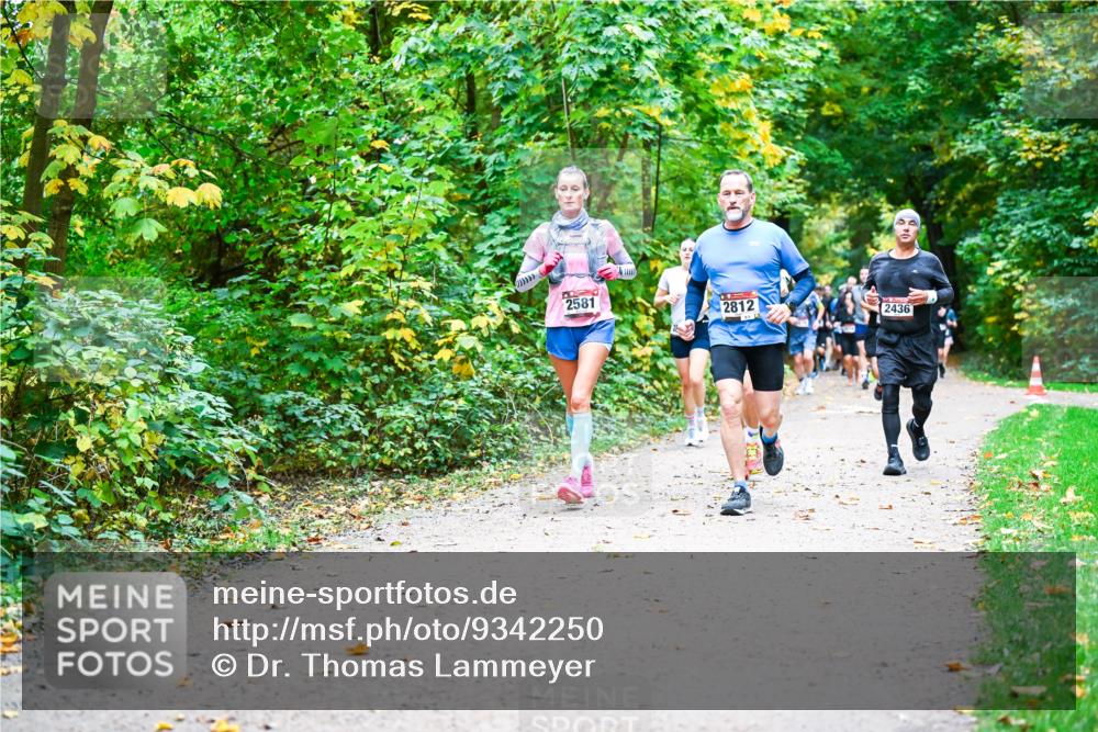 12.10.2025 - Bramfelder Halbmarathon 2025 Dr. Thomas Lammeyer http://msf.ph/oto/9342250 12.10.2025 09:54:26 Laufen 2581, 2812, 2436 meine-sportfotos.de