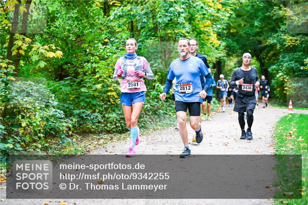 12.10.2025 - Bramfelder Halbmarathon 2025 Dr. Thomas Lammeyer http://msf.ph/oto/9342255 12.10.2025 09:54:27 Laufen 2581, 2812, 2436 meine-sportfotos.de