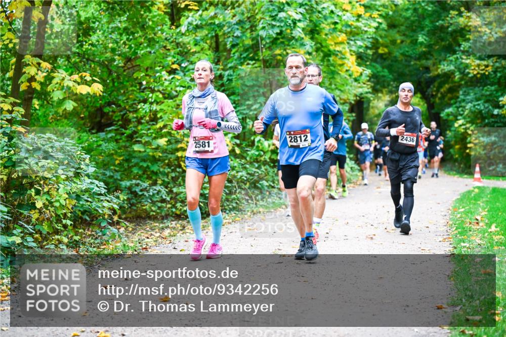 12.10.2025 - Bramfelder Halbmarathon 2025 Dr. Thomas Lammeyer http://msf.ph/oto/9342256 12.10.2025 09:54:27 Laufen 2581, 2812, 2436 meine-sportfotos.de