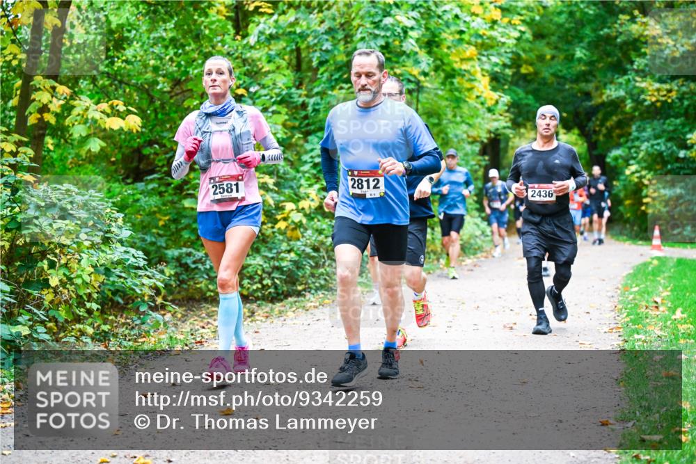 12.10.2025 - Bramfelder Halbmarathon 2025 Dr. Thomas Lammeyer http://msf.ph/oto/9342259 12.10.2025 09:54:27 Laufen 2581, 2812, 9, 2436 meine-sportfotos.de