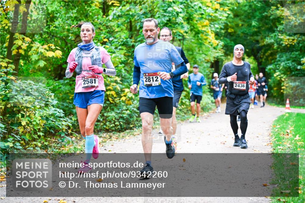 12.10.2025 - Bramfelder Halbmarathon 2025 Dr. Thomas Lammeyer http://msf.ph/oto/9342260 12.10.2025 09:54:27 Laufen 2581, 2812, 9, 2436 meine-sportfotos.de