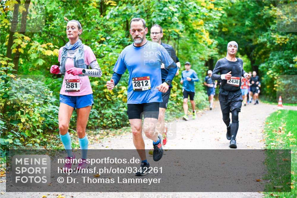 12.10.2025 - Bramfelder Halbmarathon 2025 Dr. Thomas Lammeyer http://msf.ph/oto/9342261 12.10.2025 09:54:28 Laufen 2581, 2812, 89, 0, 2436 meine-sportfotos.de