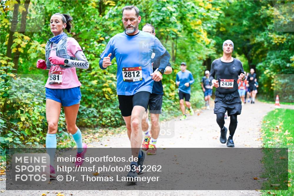 12.10.2025 - Bramfelder Halbmarathon 2025 Dr. Thomas Lammeyer http://msf.ph/oto/9342262 12.10.2025 09:54:28 Laufen 2581, 0, 2812, 9, 2436 meine-sportfotos.de
