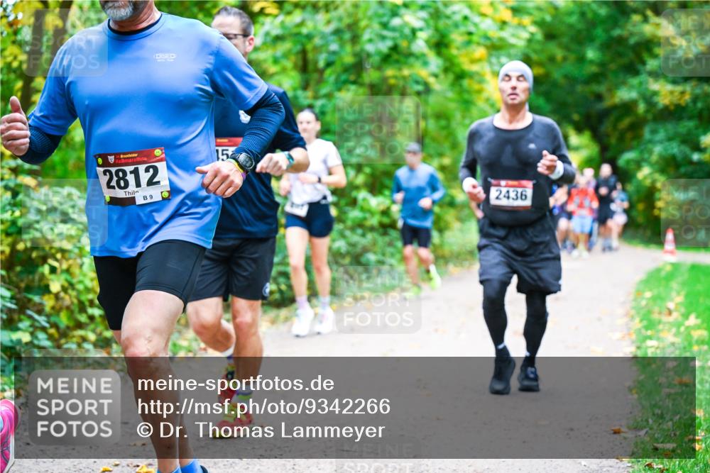 12.10.2025 - Bramfelder Halbmarathon 2025 Dr. Thomas Lammeyer http://msf.ph/oto/9342266 12.10.2025 09:54:28 Laufen 2812, 9, 15, 2436 meine-sportfotos.de