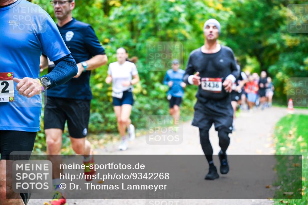 12.10.2025 - Bramfelder Halbmarathon 2025 Dr. Thomas Lammeyer http://msf.ph/oto/9342268 12.10.2025 09:54:29 Laufen 2, 39, 2416 meine-sportfotos.de