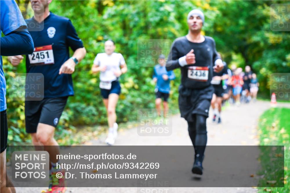 12.10.2025 - Bramfelder Halbmarathon 2025 Dr. Thomas Lammeyer http://msf.ph/oto/9342269 12.10.2025 09:54:29 Laufen 2451, 2436 meine-sportfotos.de