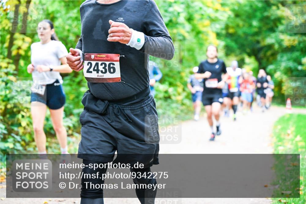 12.10.2025 - Bramfelder Halbmarathon 2025 Dr. Thomas Lammeyer http://msf.ph/oto/9342275 12.10.2025 09:54:30 Laufen 34, 2436 meine-sportfotos.de