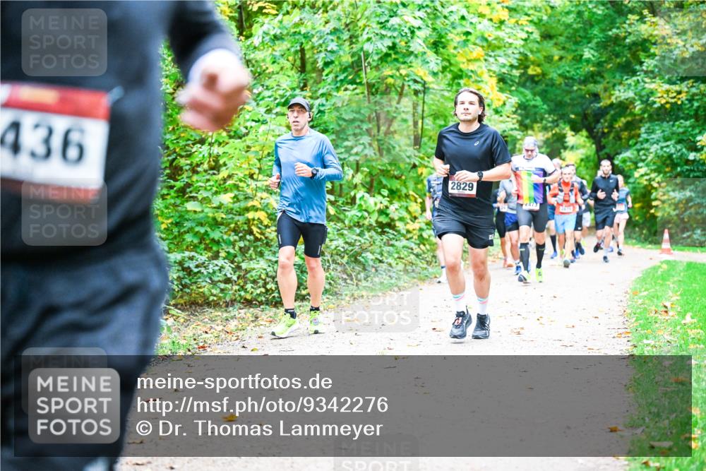 12.10.2025 - Bramfelder Halbmarathon 2025 Dr. Thomas Lammeyer http://msf.ph/oto/9342276 12.10.2025 09:54:30 Laufen 436, 2829, 2475 meine-sportfotos.de