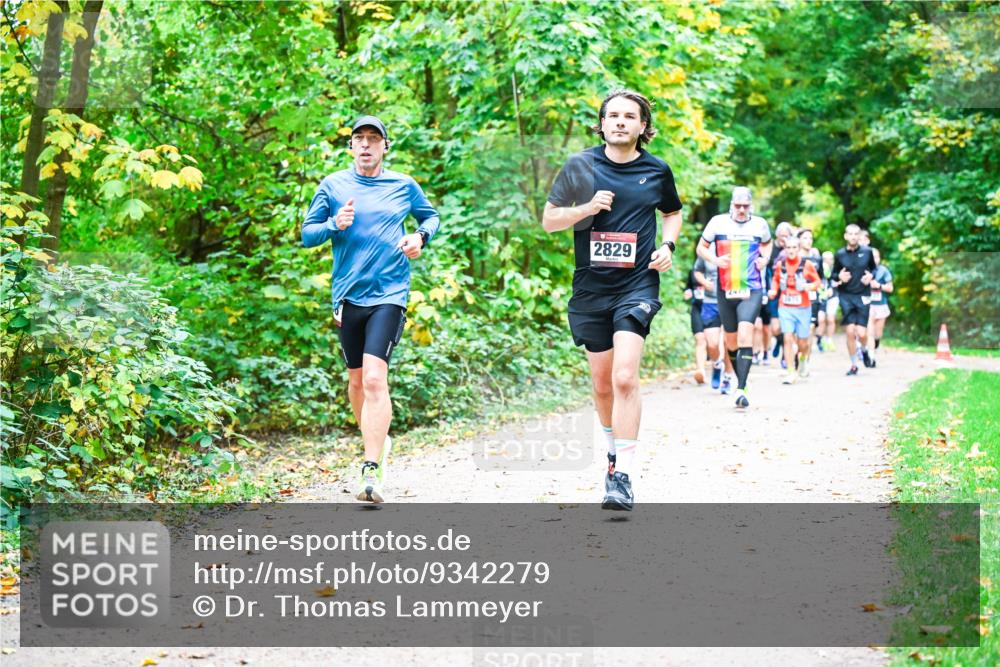 12.10.2025 - Bramfelder Halbmarathon 2025 Dr. Thomas Lammeyer http://msf.ph/oto/9342279 12.10.2025 09:54:31 Laufen 2829 meine-sportfotos.de
