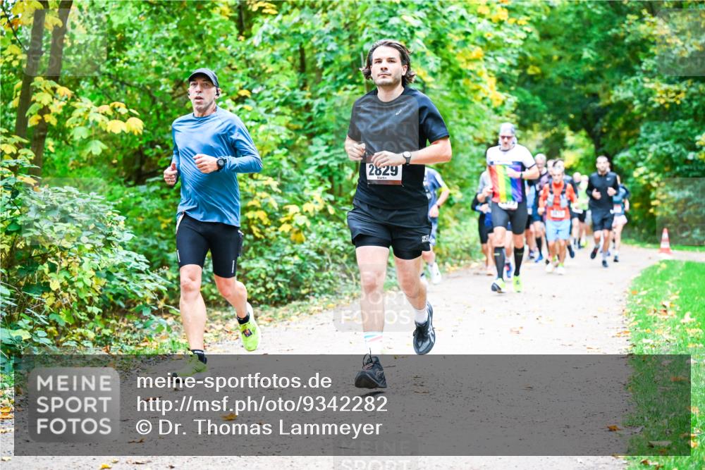 12.10.2025 - Bramfelder Halbmarathon 2025 Dr. Thomas Lammeyer http://msf.ph/oto/9342282 12.10.2025 09:54:31 Laufen 2829 meine-sportfotos.de