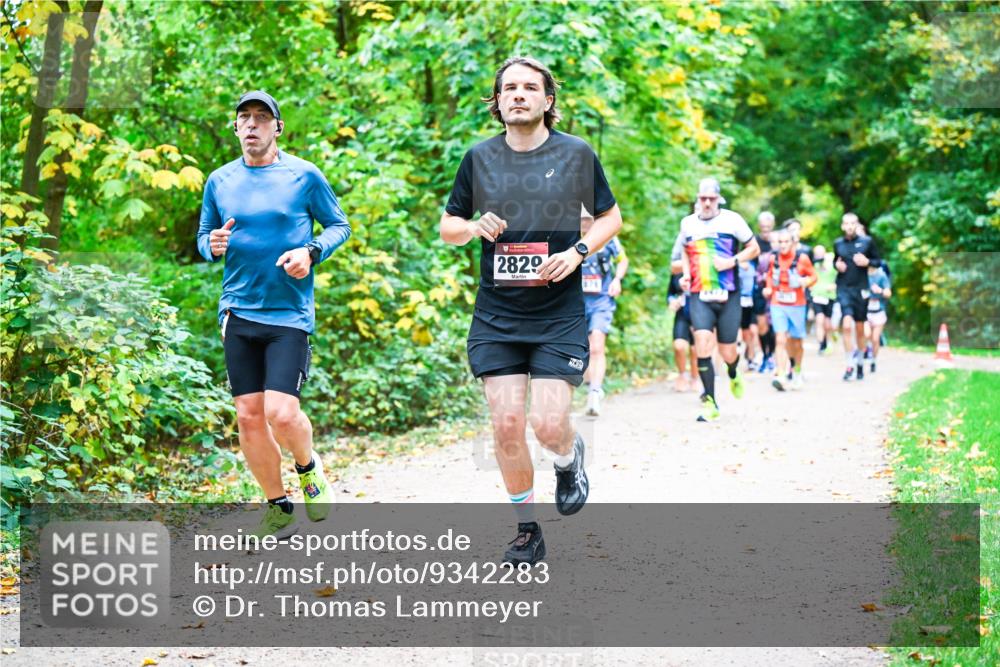 12.10.2025 - Bramfelder Halbmarathon 2025 Dr. Thomas Lammeyer http://msf.ph/oto/9342283 12.10.2025 09:54:31 Laufen 2829 meine-sportfotos.de