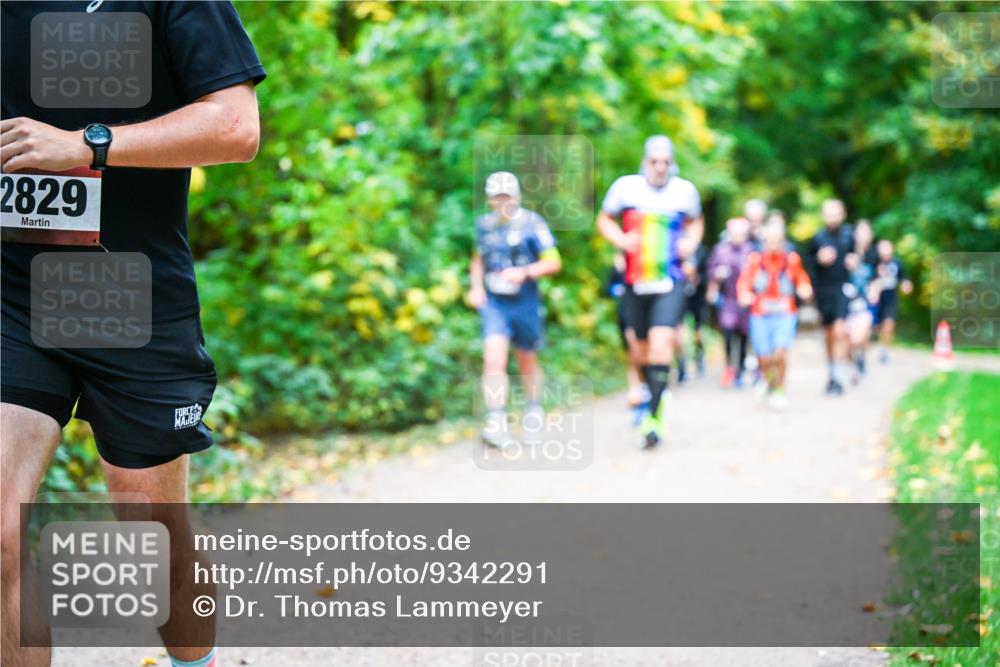 12.10.2025 - Bramfelder Halbmarathon 2025 Dr. Thomas Lammeyer http://msf.ph/oto/9342291 12.10.2025 09:54:32 Laufen 2829 meine-sportfotos.de