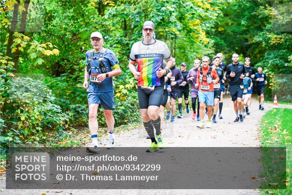 12.10.2025 - Bramfelder Halbmarathon 2025 Dr. Thomas Lammeyer http://msf.ph/oto/9342299 12.10.2025 09:54:34 Laufen 2873, 2675, 2723, 17 meine-sportfotos.de
