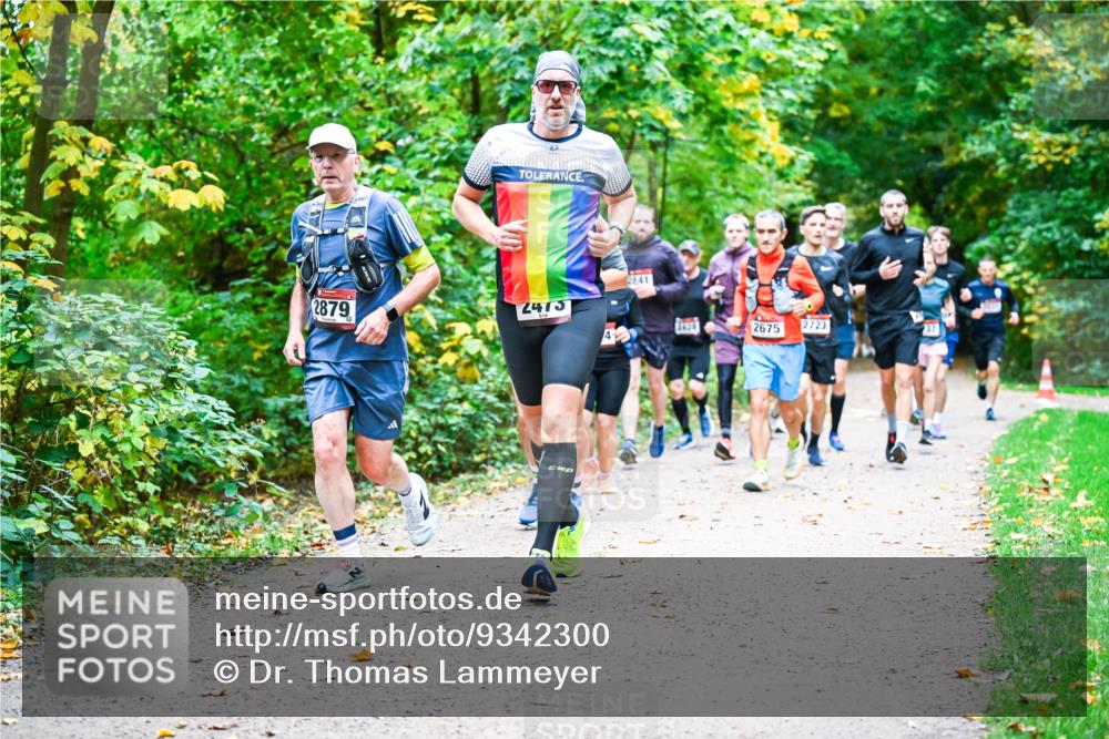 12.10.2025 - Bramfelder Halbmarathon 2025 Dr. Thomas Lammeyer http://msf.ph/oto/9342300 12.10.2025 09:54:34 Laufen 2879, 2475, 4, 841, 2675, 2723 meine-sportfotos.de