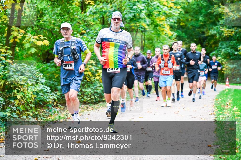 12.10.2025 - Bramfelder Halbmarathon 2025 Dr. Thomas Lammeyer http://msf.ph/oto/9342301 12.10.2025 09:54:34 Laufen 2879, 2475, 14, 2675 meine-sportfotos.de