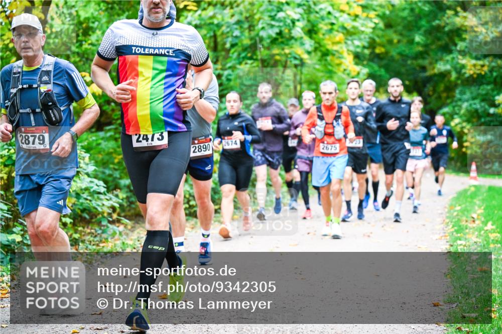 12.10.2025 - Bramfelder Halbmarathon 2025 Dr. Thomas Lammeyer http://msf.ph/oto/9342305 12.10.2025 09:54:35 Laufen 2879, 2473, 2890, 2674, 2675 meine-sportfotos.de