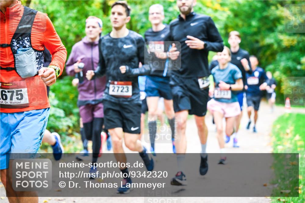 12.10.2025 - Bramfelder Halbmarathon 2025 Dr. Thomas Lammeyer http://msf.ph/oto/9342320 12.10.2025 09:54:37 Laufen 675, 2723 meine-sportfotos.de