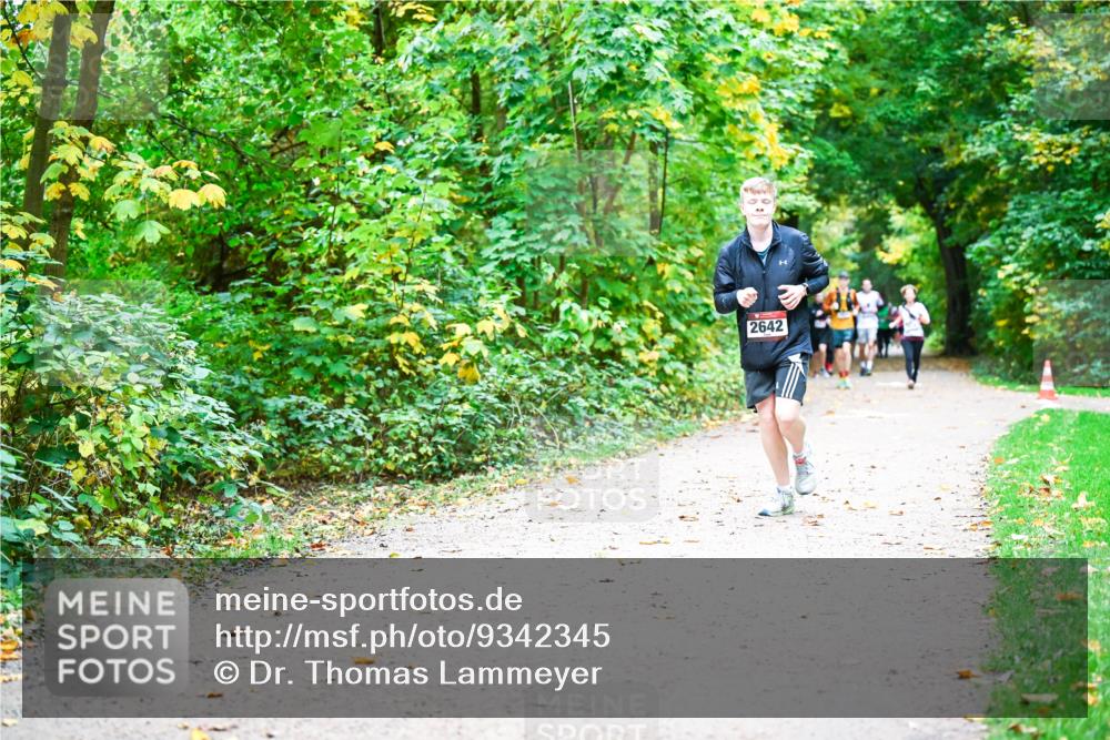 12.10.2025 - Bramfelder Halbmarathon 2025 Dr. Thomas Lammeyer http://msf.ph/oto/9342345 12.10.2025 09:54:42 Laufen 2642 meine-sportfotos.de