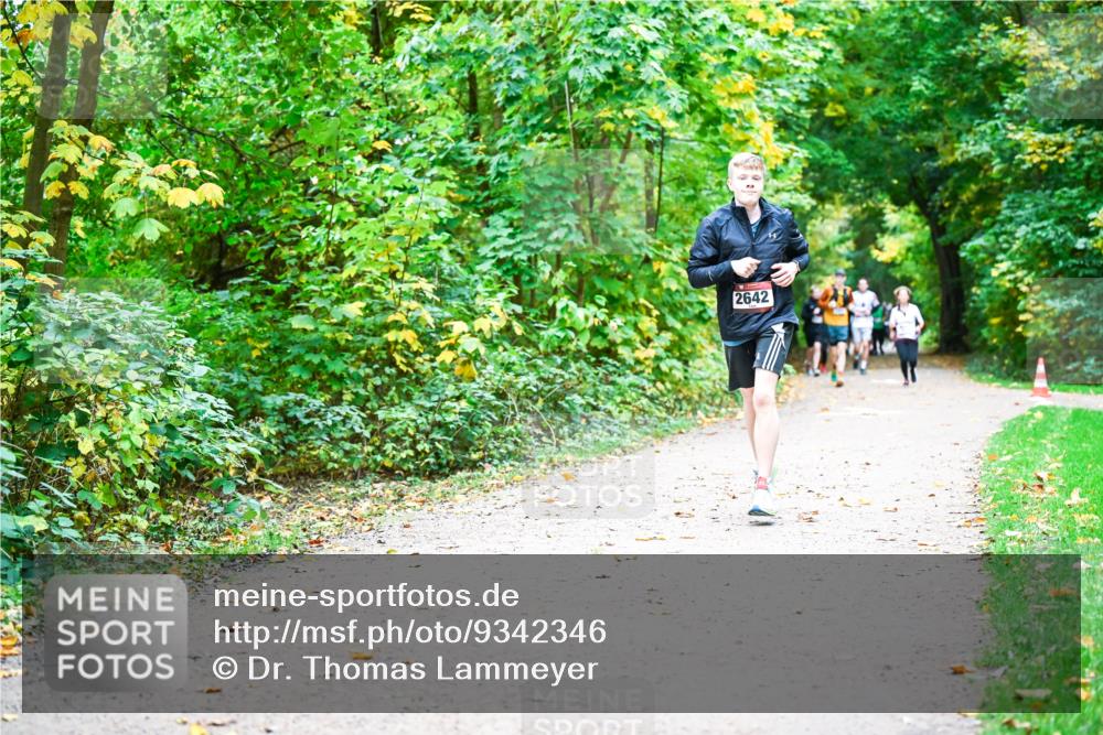 12.10.2025 - Bramfelder Halbmarathon 2025 Dr. Thomas Lammeyer http://msf.ph/oto/9342346 12.10.2025 09:54:42 Laufen 2642 meine-sportfotos.de
