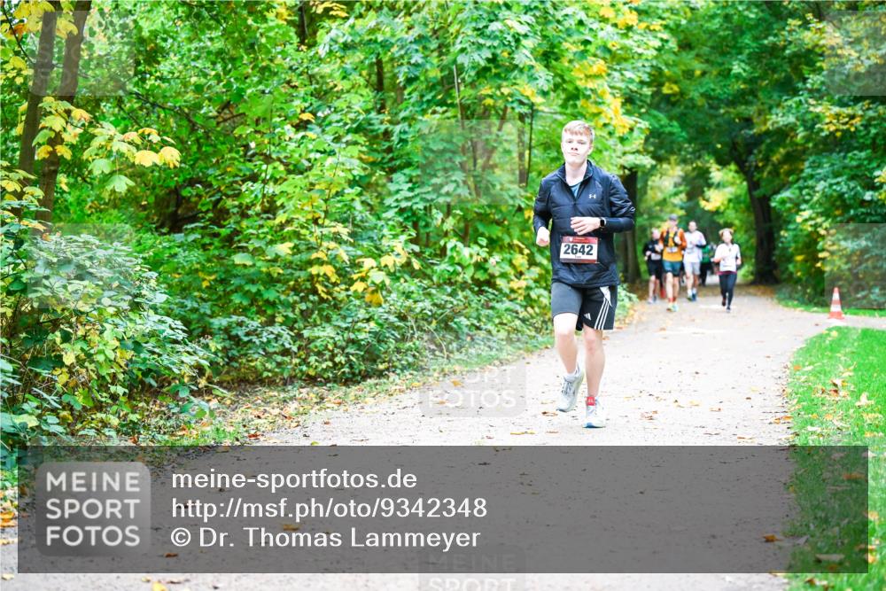 12.10.2025 - Bramfelder Halbmarathon 2025 Dr. Thomas Lammeyer http://msf.ph/oto/9342348 12.10.2025 09:54:43 Laufen 2642 meine-sportfotos.de