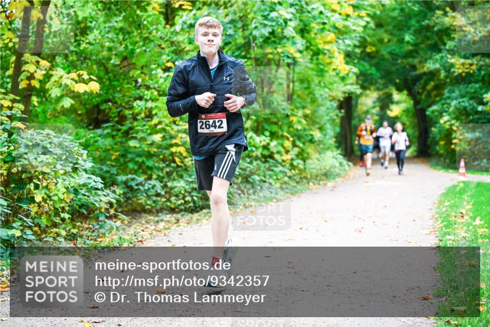 12.10.2025 - Bramfelder Halbmarathon 2025 Dr. Thomas Lammeyer http://msf.ph/oto/9342357 12.10.2025 09:54:44 Laufen 2642 meine-sportfotos.de