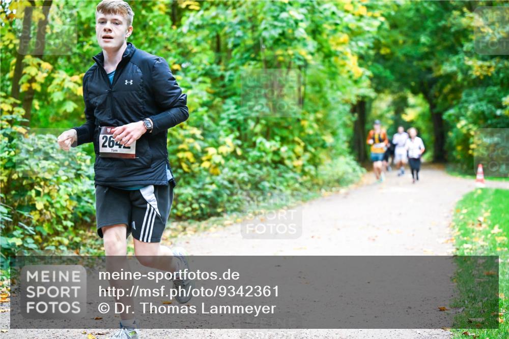 12.10.2025 - Bramfelder Halbmarathon 2025 Dr. Thomas Lammeyer http://msf.ph/oto/9342361 12.10.2025 09:54:44 Laufen 2642 meine-sportfotos.de