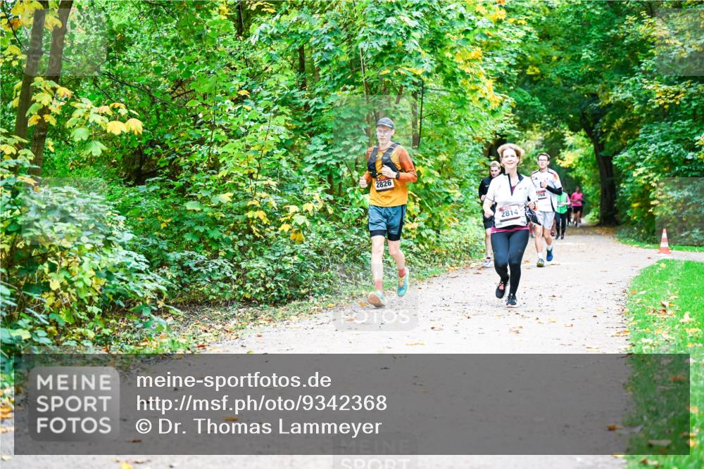 12.10.2025 - Bramfelder Halbmarathon 2025 Dr. Thomas Lammeyer http://msf.ph/oto/9342368 12.10.2025 09:54:49 Laufen 2826, 2814, 768 meine-sportfotos.de