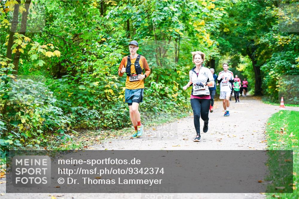 12.10.2025 - Bramfelder Halbmarathon 2025 Dr. Thomas Lammeyer http://msf.ph/oto/9342374 12.10.2025 09:54:50 Laufen 2826, 2768 meine-sportfotos.de