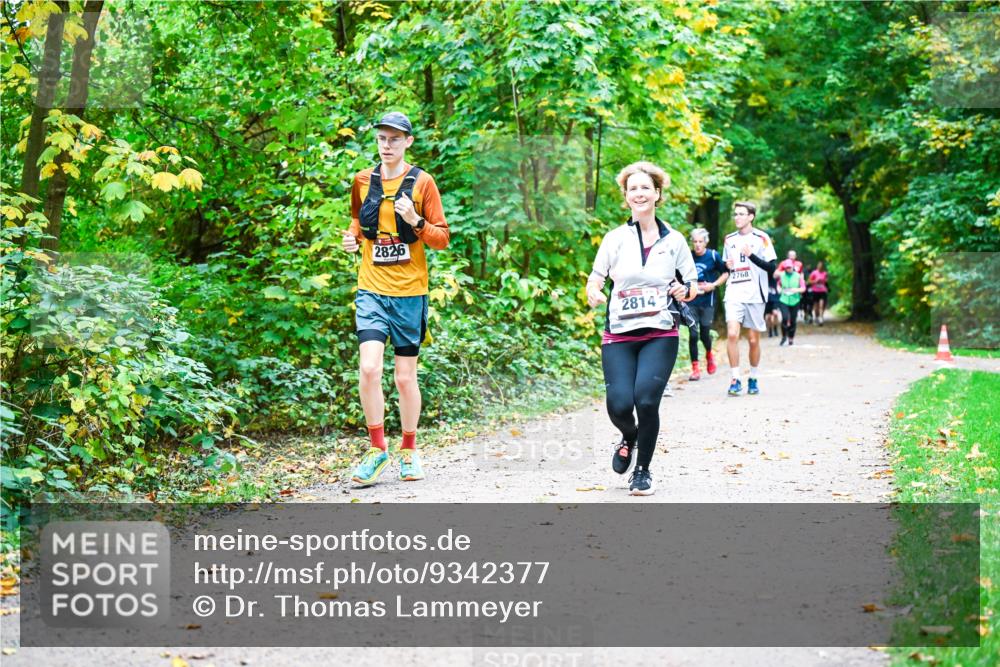 12.10.2025 - Bramfelder Halbmarathon 2025 Dr. Thomas Lammeyer http://msf.ph/oto/9342377 12.10.2025 09:54:51 Laufen 2826, 2814, 2768 meine-sportfotos.de