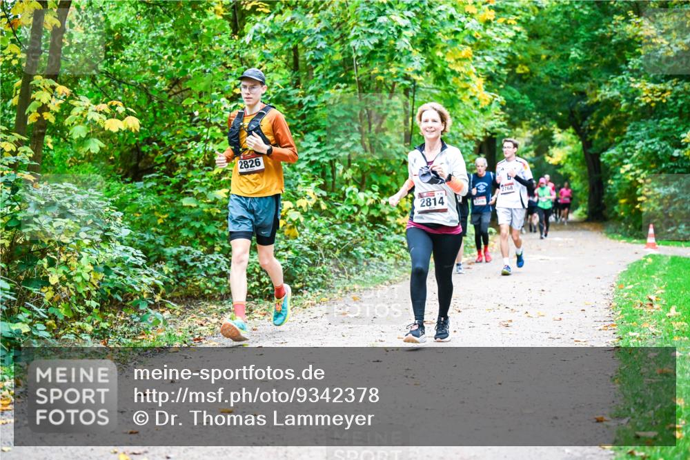 12.10.2025 - Bramfelder Halbmarathon 2025 Dr. Thomas Lammeyer http://msf.ph/oto/9342378 12.10.2025 09:54:51 Laufen 2826, 2814, 2768 meine-sportfotos.de