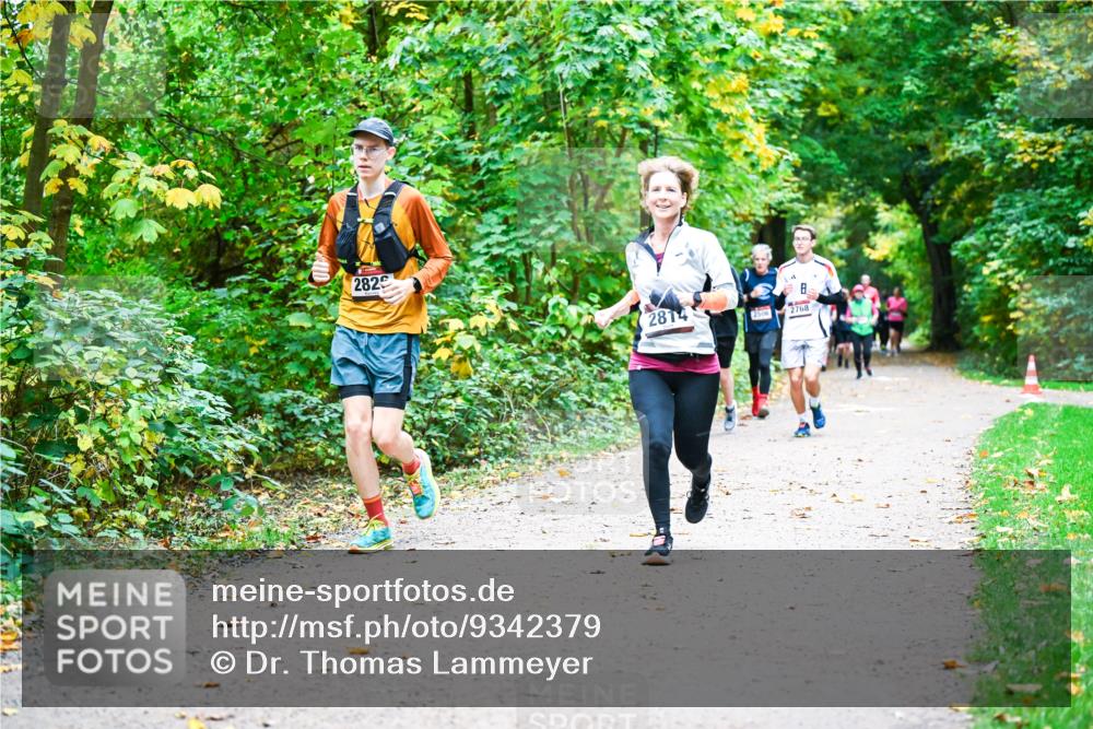 12.10.2025 - Bramfelder Halbmarathon 2025 Dr. Thomas Lammeyer http://msf.ph/oto/9342379 12.10.2025 09:54:51 Laufen 2829, 2814, 2768 meine-sportfotos.de